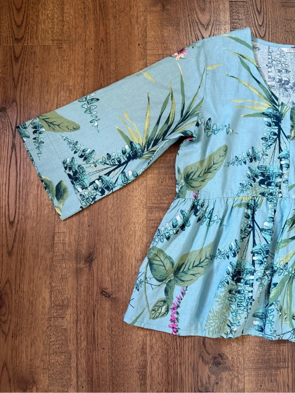 KAKTUS Tunic Blouse Blue Floral V-Neck 3/4 Bell Sleeve Woven Linen S